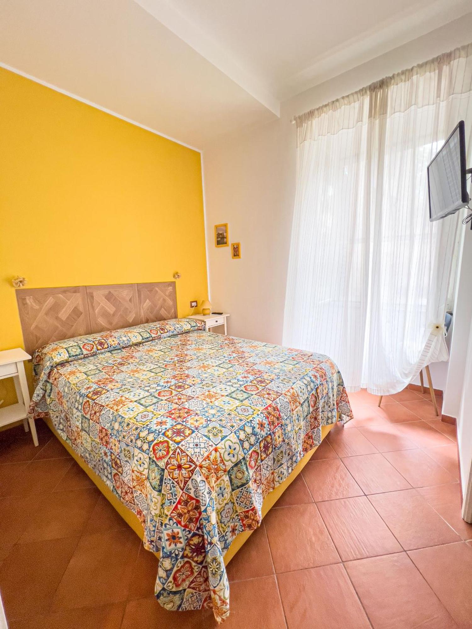 Giallo Napoli Nápoles Exterior foto