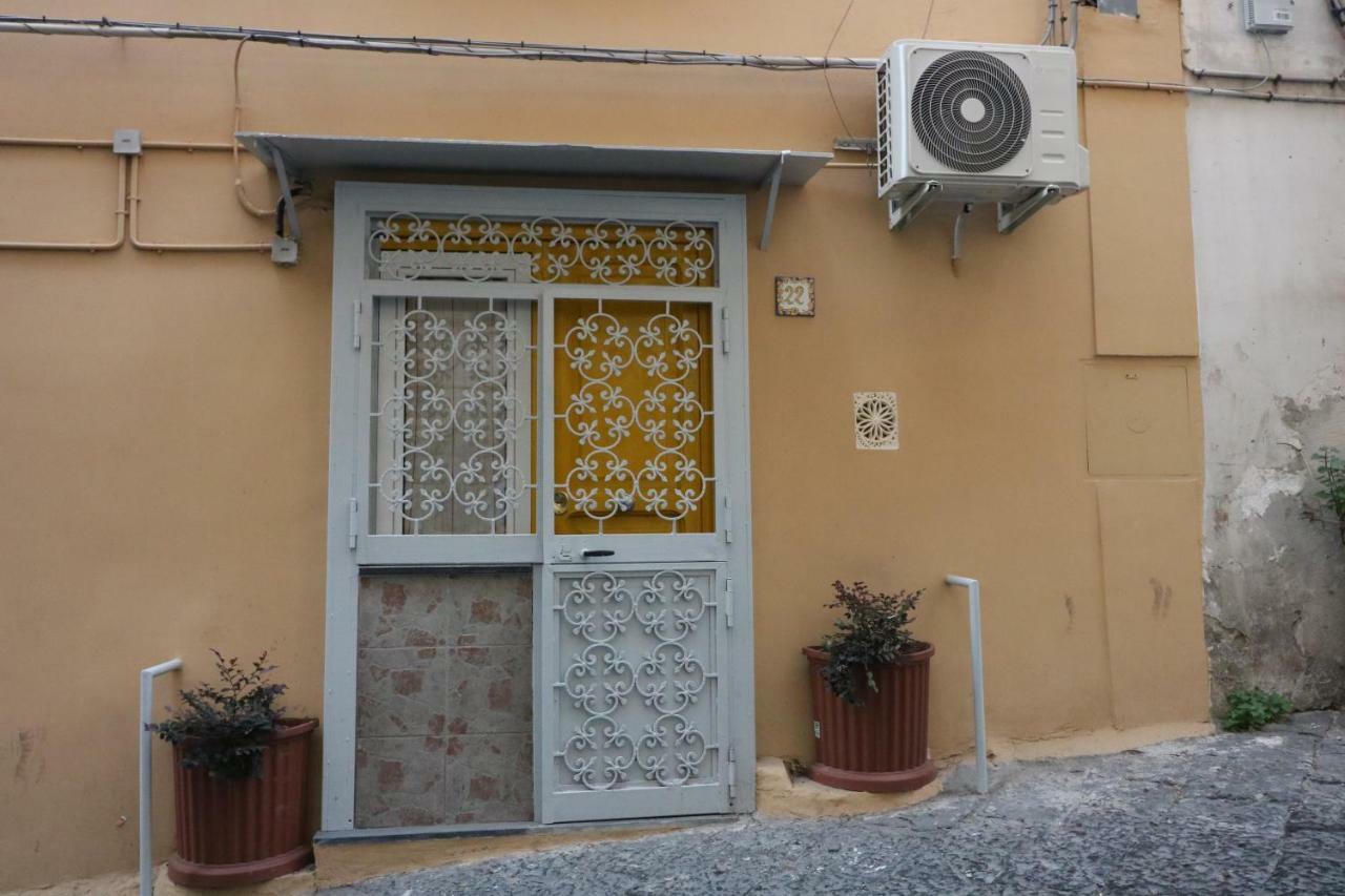 Giallo Napoli Nápoles Exterior foto